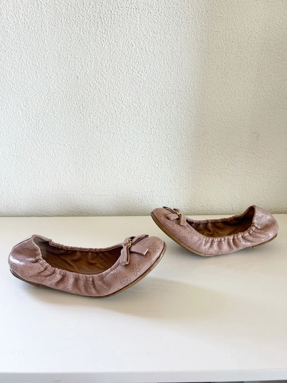 Louis Vuitton Pink Monogram Ballet Flats Size EU 37 Bow Logo